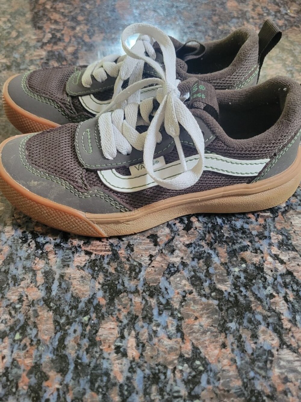 Vans Toddler Green Sneakers - Picture 2 of 5